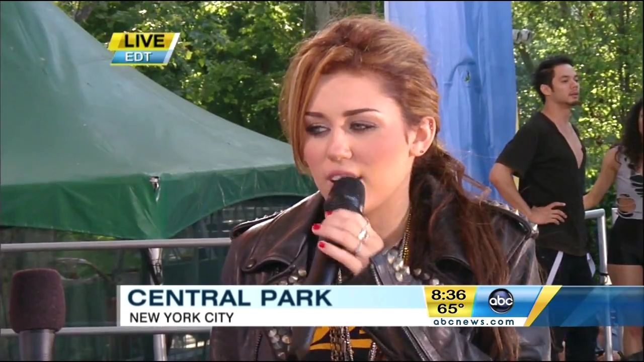 06-18-2010-GoodMorningAmerica-438.jpg