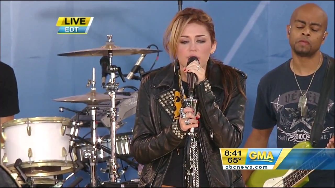 06-18-2010-GoodMorningAmerica-488.jpg