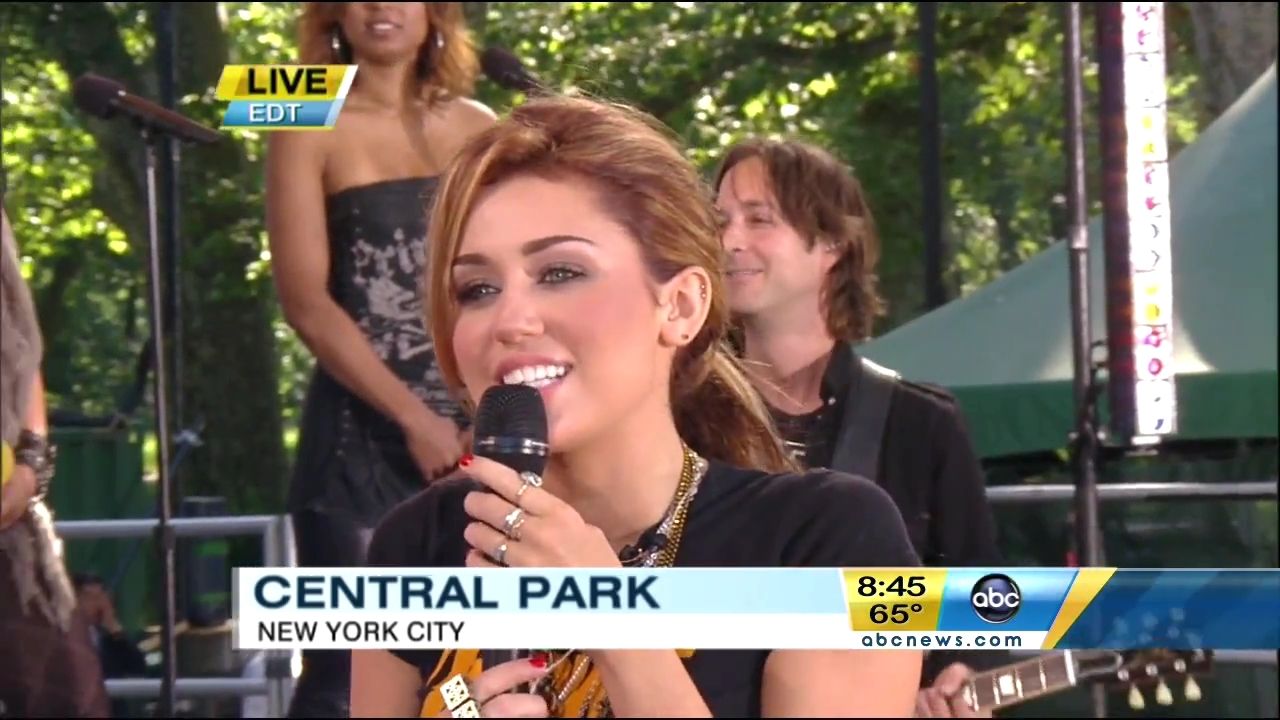 06-18-2010-GoodMorningAmerica-641.jpg