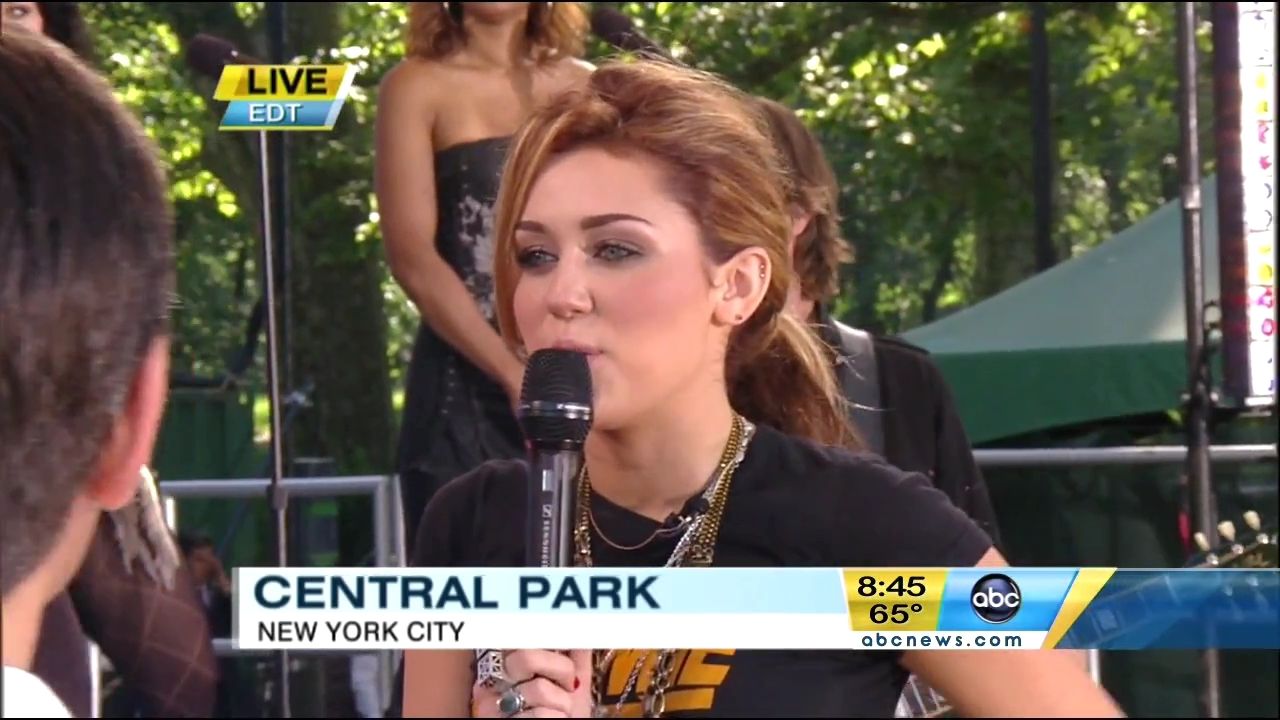 06-18-2010-GoodMorningAmerica-642.jpg