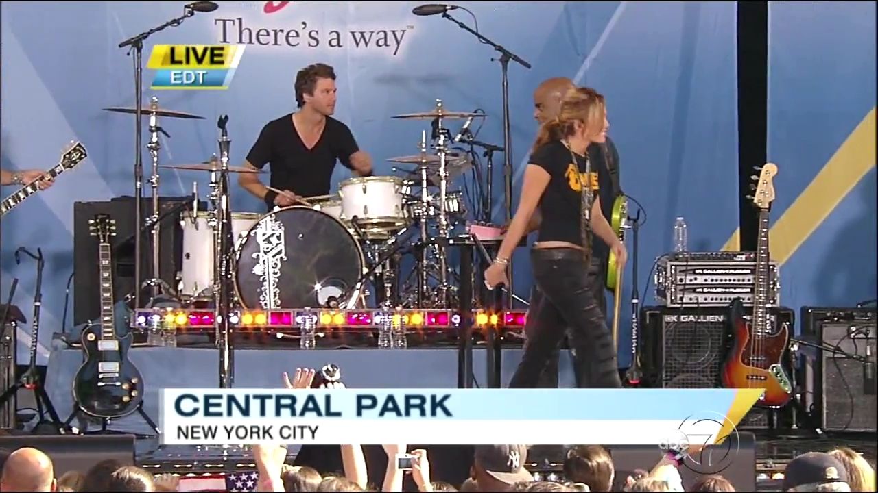 06-18-2010-GoodMorningAmerica-696.jpg