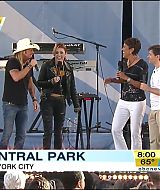 06-18-2010-GoodMorningAmerica-014.jpg