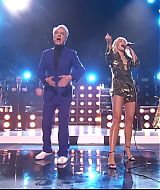 MileyNYE_Performance-EverybodysComingtoMyHouse-148.jpg