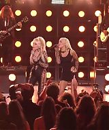 MileyNYE_Performance-ILoveRockNRoll-067.jpg