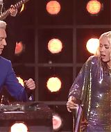 MileyNYE_Performance-LetsDance-009.jpg