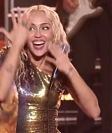 MileyNYE_Performance-LetsDance-112.jpg