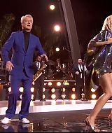 MileyNYE_Performance-LetsDance-130.jpg