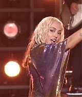 MileyNYE_Performance-LetsDance-155.jpg