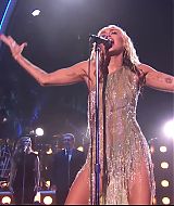 MileyNYE_Performance-MidnightSky-031.jpg