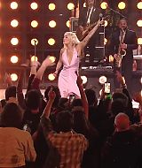 MileyNYE_Performance-PartyintheUSA-028.jpg