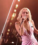 MileyNYE_Performance-PartyintheUSA-046.jpg