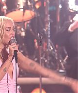 MileyNYE_Performance-PartyintheUSA-076.jpg