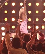 MileyNYE_Performance-PartyintheUSA-082.jpg