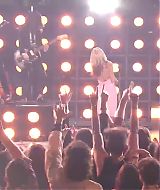 MileyNYE_Performance-PartyintheUSA-103.jpg