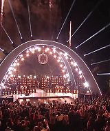 MileyNYE_Performance-PartyintheUSA-146.jpg