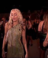 MileyNYE_Performance-PartyintheStreets-001.jpg