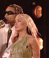 MileyNYE_Performance-PartyintheStreets-033.jpg