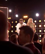 MileyNYE_Performance-PartyintheStreets-045.jpg