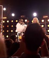 MileyNYE_Performance-PartyintheStreets-046.jpg