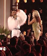 MileyNYE_Performance-PartyintheStreets-050.jpg