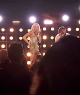 MileyNYE_Performance-PartyintheStreets-086.jpg