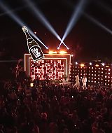 MileyNYE_Performance-PartyintheStreets-099.jpg