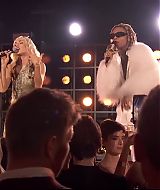 MileyNYE_Performance-PartyintheStreets-109.jpg