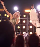 MileyNYE_Performance-PartyintheStreets-111.jpg