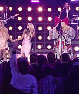 MileyNYE_Performance-StarsAreBlind-122.jpg