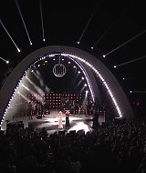 MileyNYE_Performance-WreckingBall_IWillAlwaysLoveYou-100.jpg