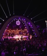 MileyNYE_Performance-WreckingBall_IWillAlwaysLoveYou-265.jpg