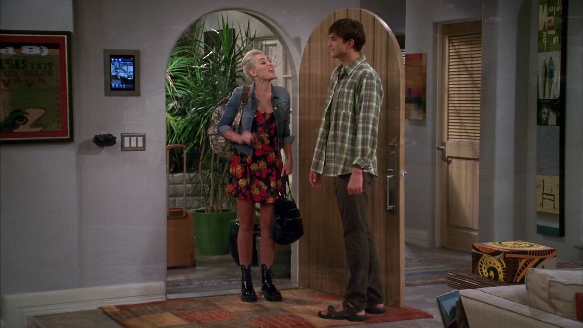 TwoAndHalfMen-S10E04-009.jpg