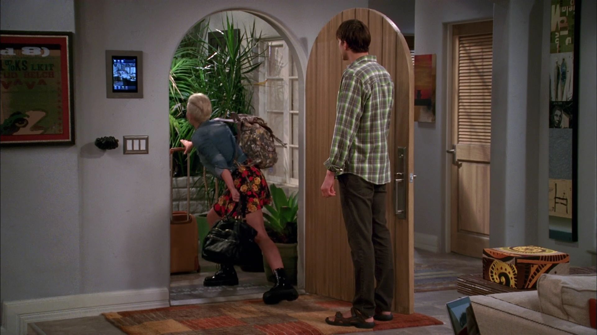 TwoAndHalfMen-S10E04-011.jpg