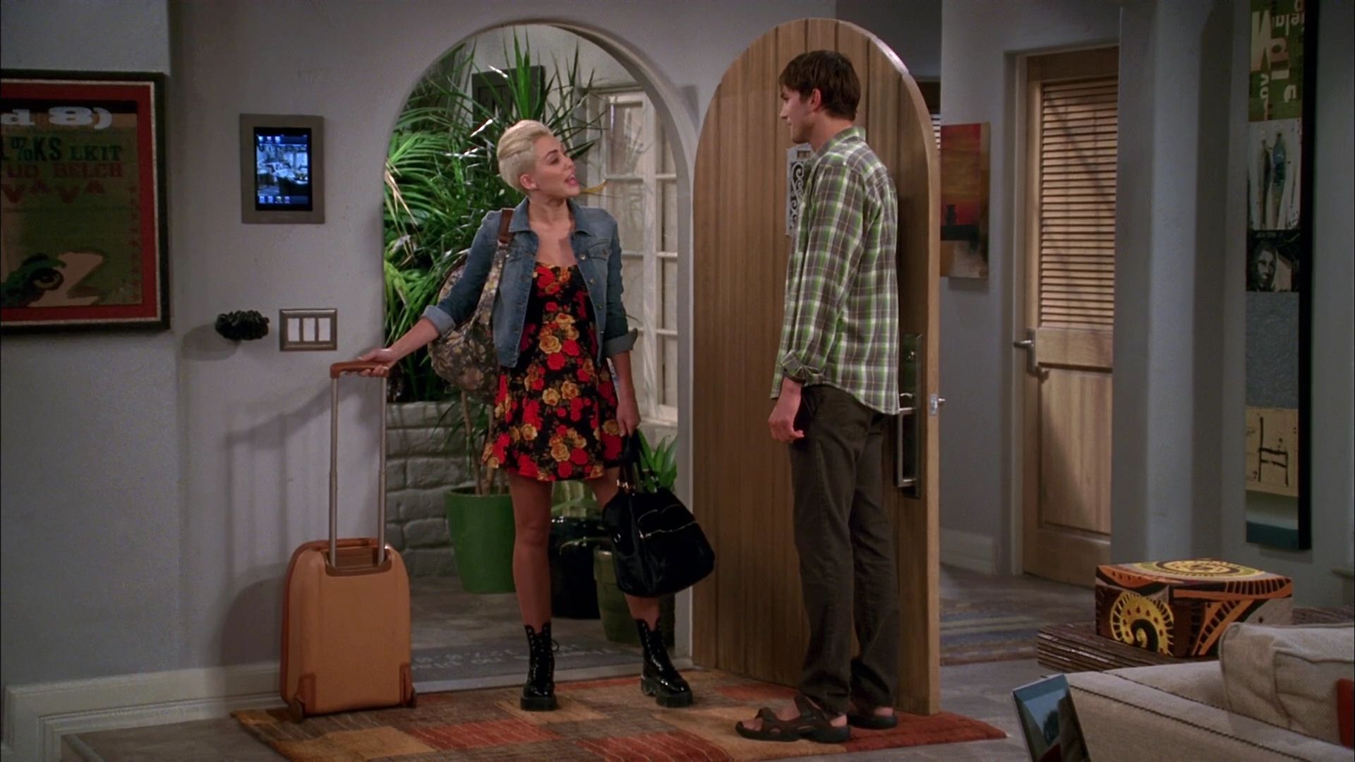 TwoAndHalfMen-S10E04-014.jpg