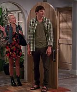 TwoAndHalfMen-S10E04-007.jpg