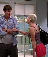 TwoAndHalfMen-S10E04-139.jpg