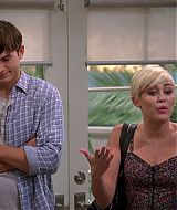 TwoAndHalfMen-S10E04-144.jpg