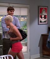 TwoAndHalfMen-S10E04-160.jpg