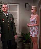 TwoAndHalfMen-S10E04-334.jpg