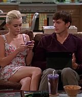 TwoAndHalfMen-S10E04-372.jpg