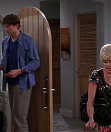 TwoAndHalfMen-S10E07-022.jpg