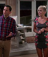 TwoAndHalfMen-S10E07-039.jpg