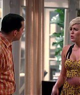 TwoAndHalfMen-S10E07-106.jpg