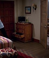 TwoAndHalfMen-S10E07-116.jpg