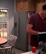 TwoAndHalfMen-S10E07-168.jpg