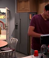 TwoAndHalfMen-S10E07-169.jpg