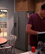 TwoAndHalfMen-S10E07-170.jpg