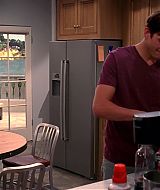 TwoAndHalfMen-S10E07-171.jpg